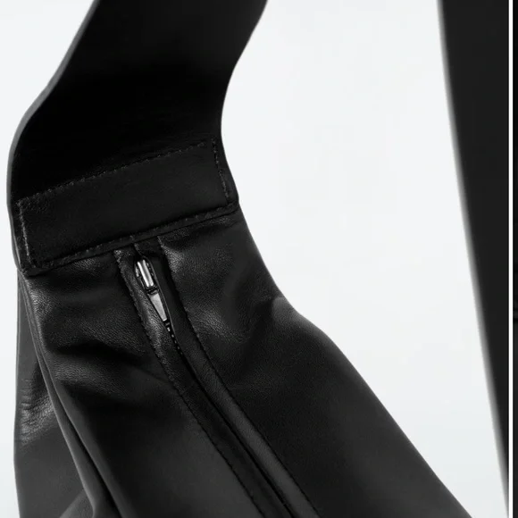 SWING CROSSBODY BAG - LEATHER - Picture 3 of 8